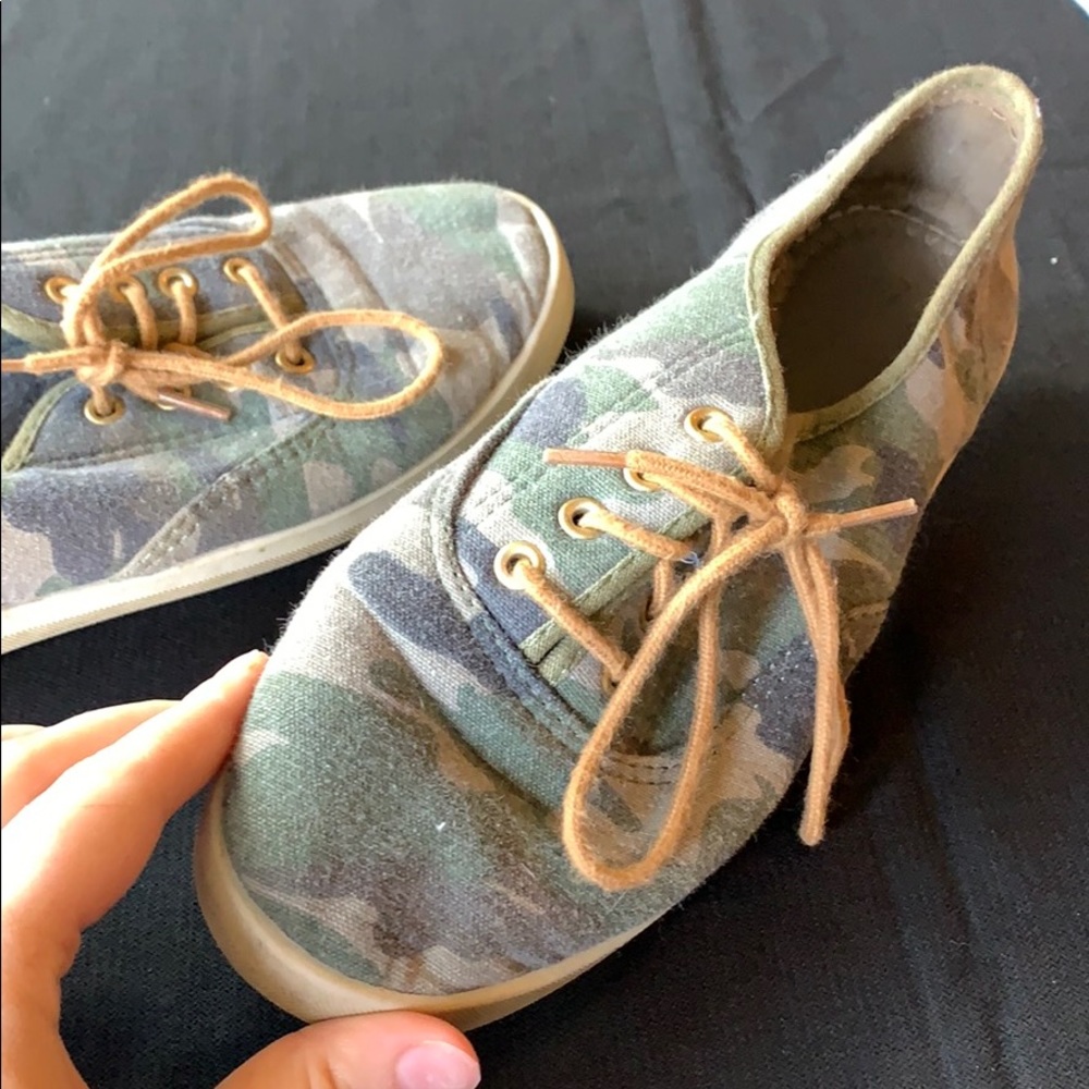 🦋 3/$20 Adorable Camoflauge Flat Loafers